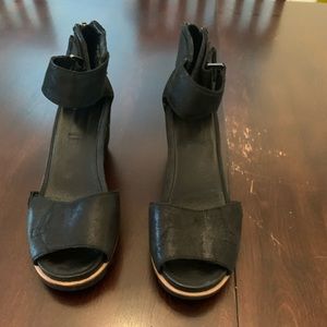 Sorel sandals size 7